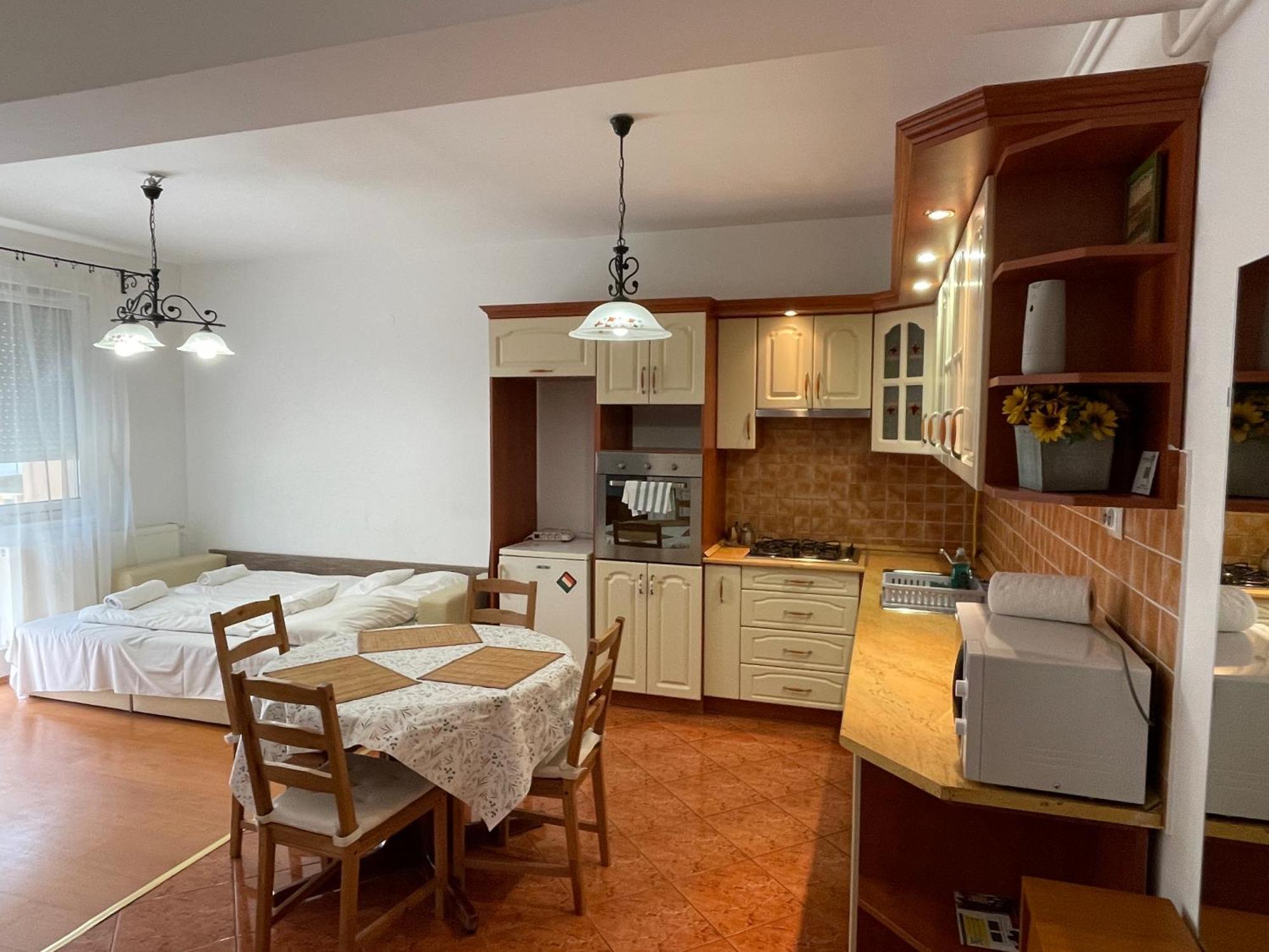Zoli Apartmanok-Anita Koelcsey 34-36 Hajdúszoboszló Esterno foto